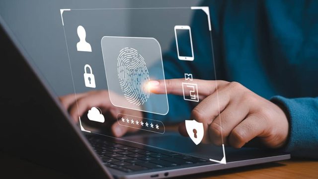 Identidad digital y plataformas: claves legales cuando una cuenta es hackeada o bloqueada