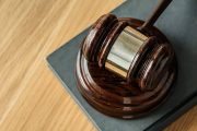 Jueces frente a la inteligencia artificial: innovación, ética y límites regulatorios