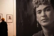México frena la salida definitiva de una obra de Frida Kahlo y la Corte revisará su. Fotografía editorial relacionada con exportación obra Frida Kahlo. publicada en DF Urgente