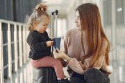 Autorización judicial para salir del país: el interés superior adolescente en casos de familia
