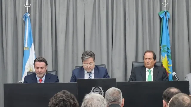 Tensión en el juicio por la muerte de Maradona tras advertencia judicial a un testigo. Fotografía editorial relacionada con juicio por la muerte de Diego Maradona. publicada en DF