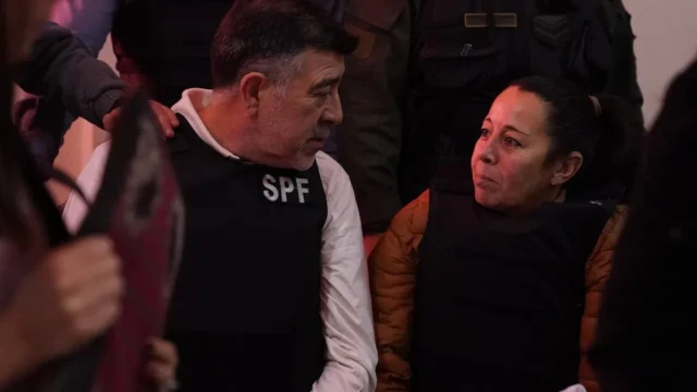 Juicio por Loan: un perito confirmó rastros del niño en dos autos. Fotografía editorial relacionada con rastros de Loan en autos. publicada en DF Urgente