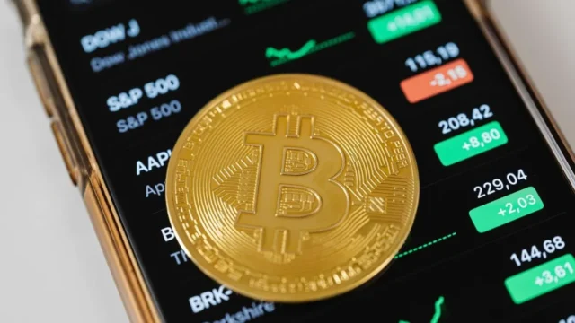 Regulación cripto en EE.UU.: Bitcoin subió tras el impulso de Trump. Imagen destacada sobre regulación cripto en EE.UU.. publicada en DF Urgente