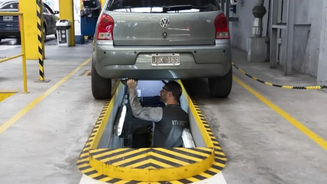 VTV desregulada en CABA: qué cambia para talleres y conductores. Imagen destacada sobre VTV desregulada en CABA. publicada en DF Urgente