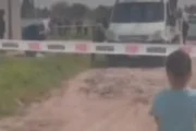 Investigación en Merlo: una autopsia definirá la situación legal por el bebé hallado. Fotografía editorial relacionada con bebé hallado enterrado. publicada en DF Urgente