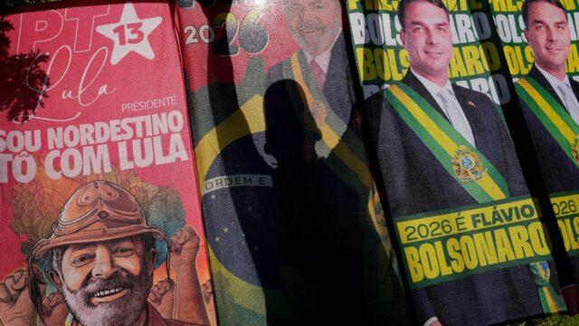 Brasil: encuestas favorecen a Flávio Bolsonaro y la inflación supera la meta. Fotografía editorial relacionada con encuestas balotaje Brasil. publicada en DF Urgente