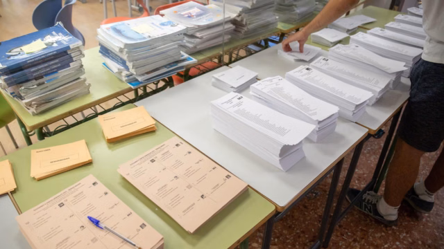 España cierra el registro de candidaturas para las elecciones del 29 de noviembre. Fotografía editorial relacionada con registro de candidaturas en España. publicada en DF Urgente