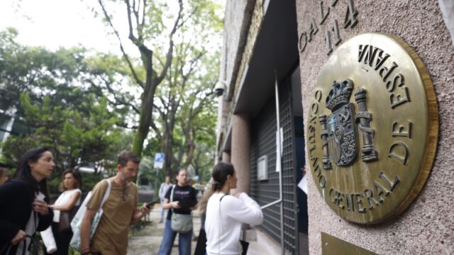 Españoles por la ley de nietos podrán alegar contra la suspensión del voto. Fotografía editorial relacionada con suspensión del voto ley de nietos. publicada en DF Urgente