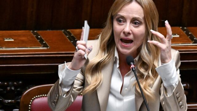 Italia analiza usar cárceles de adultos ante el aumento de menores detenidos. Fotografía editorial relacionada con menores detenidos en Italia. publicada en DF Urgente
