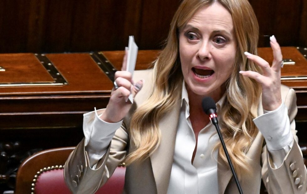 Italia analiza usar cárceles de adultos ante el aumento de menores detenidos. Fotografía editorial relacionada con menores detenidos en Italia. publicada en DF Urgente