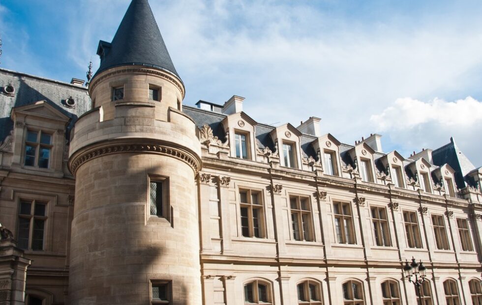La Conciergerie: el palacio de París que terminó como prisión revolucionaria. Fotografía editorial relacionada con Conciergerie prisión revolucionaria. publicada en DF Urgente
