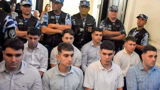 La Corte Suprema rechazó otro planteo de siete condenados por el crimen de Báez Sosa. Fotografía editorial relacionada con planteo de condenados por Báez Sosa. publicada en DF Urge