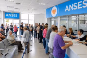 Pensiones por invalidez: revisan más de 20.000 casos y suspenden pagos. Imagen destacada sobre pensiones por invalidez. publicada en DF Urgente