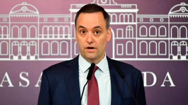 Peritan ocho billeteras de bitcoin de Adorni por USD 591.000. Imagen destacada sobre billeteras de bitcoin de Adorni. publicada en DF Urgente