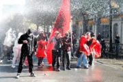 Protestas en Albania: incendian la sede de la Corte Suprema. Imagen destacada sobre protestas en Albania. publicada en DF Urgente
