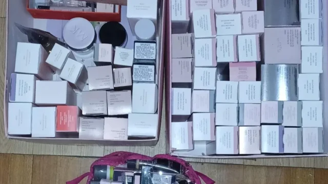 Tarjeta de una mujer fallecida: detuvieron a una acusada por compras. Imagen destacada sobre tarjeta de una mujer fallecida. publicada en DF Urgente