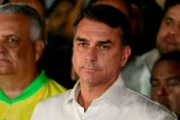 Visas de EE. UU. para Flávio Bolsonaro no frenan la investigación en Brasil. Fotografía editorial relacionada con visas para Flávio Bolsonaro. publicada en DF Urgente